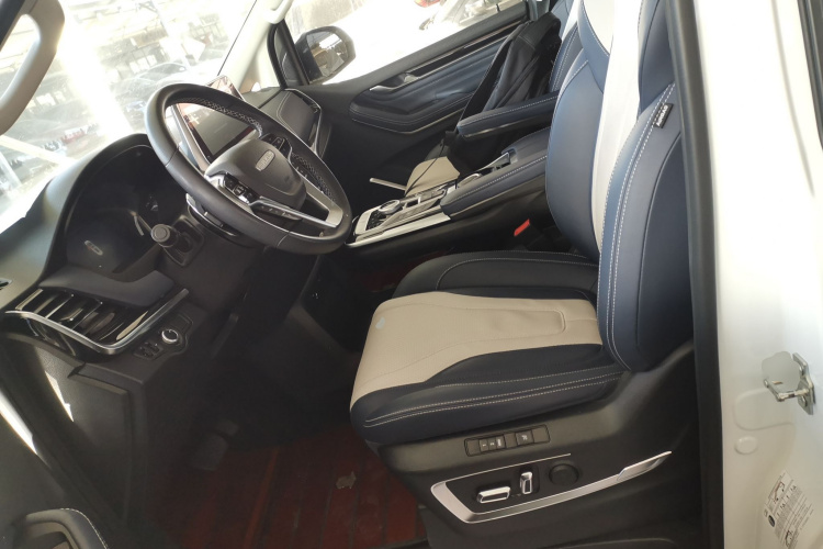 上汽大通MAXUS 大通G20 2020款 2.0T 汽油自动智尊版局部细节19