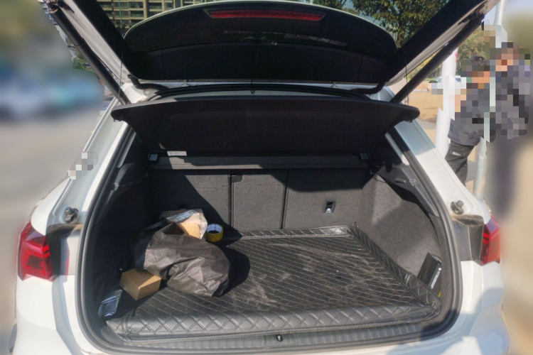 奥迪Q3 2023款 35 TFSI 时尚动感型（1.4T）中控内饰23