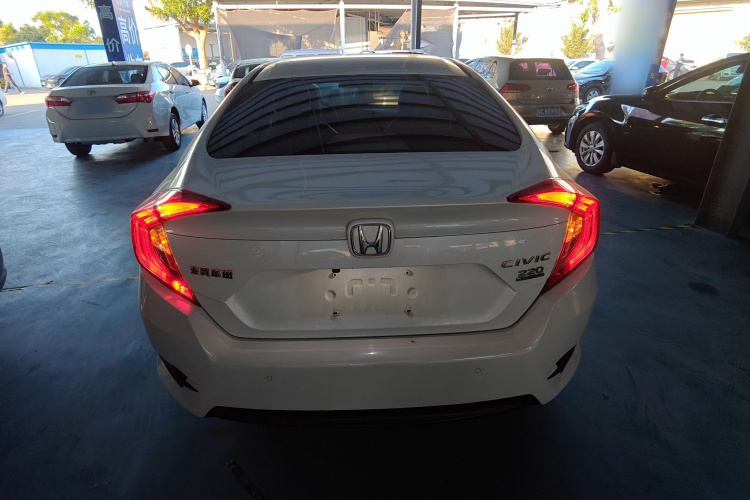 本田 思域 2016款 220TURBO CVT豪华版车身外观6