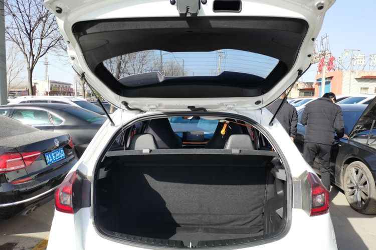 睿蓝汽车X3 PRO 2022款 1.5L CVT小飒机舱底盘23