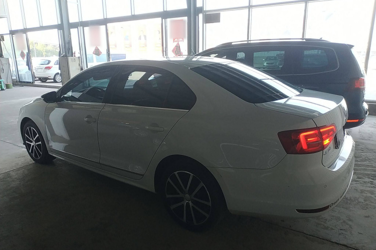 大众 速腾 2017款 1.6L 自动舒适型车身外观4