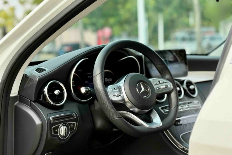 奔驰C级 2020款 改款 C 200 L 时尚型运动版中控内饰7003