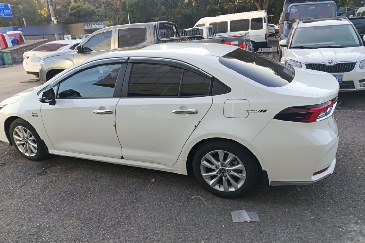 丰田 卡罗拉 2024款 1.8L 智能电混双擎 精英版车身外观4