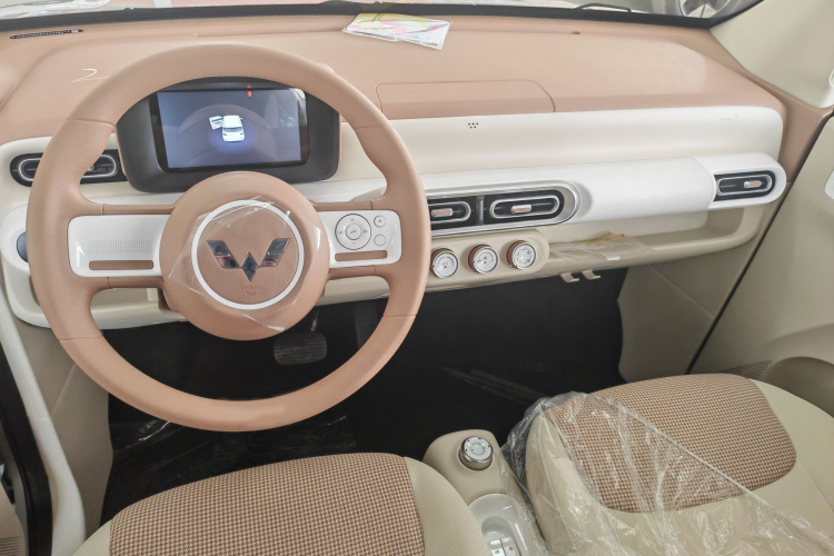 五菱汽车 宏光MINIEV 2024款 第三代 215km 青春版中控内饰7001