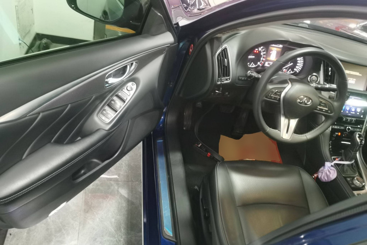 英菲尼迪Q50L 2018款 2.0T 逸享版 国VI中控内饰7003