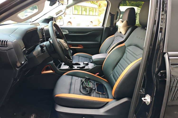 福特 游骑侠Ranger 2023款 探迹四驱自动版 汽油中控内饰19