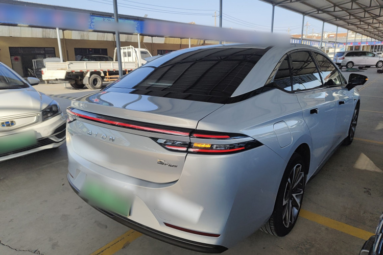 埃安 AION S Plus 2023款 70 智驾版 三元锂车身外观7