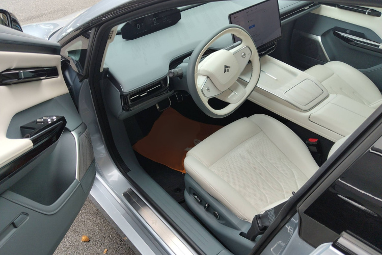 昊铂GT 2023款 710后驱超充Max版中控内饰7003