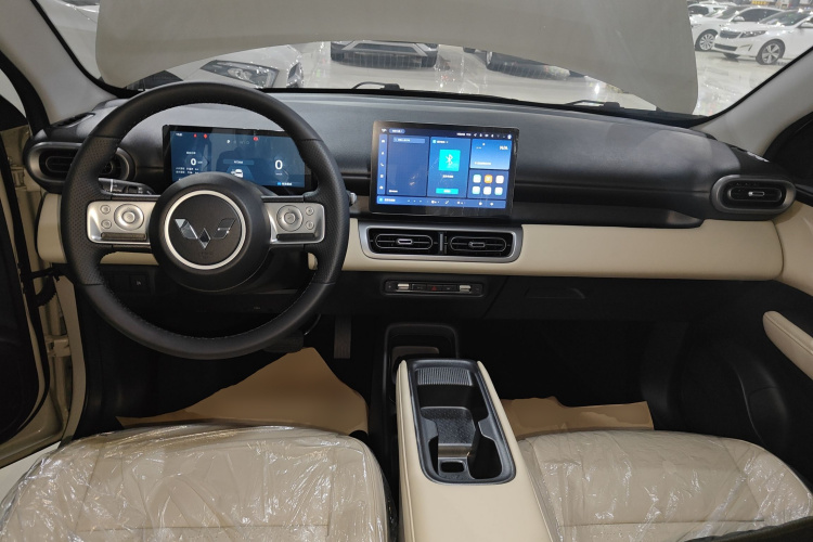 五菱汽车 五菱缤果PLUS 2024款 330km 五座版中控内饰12