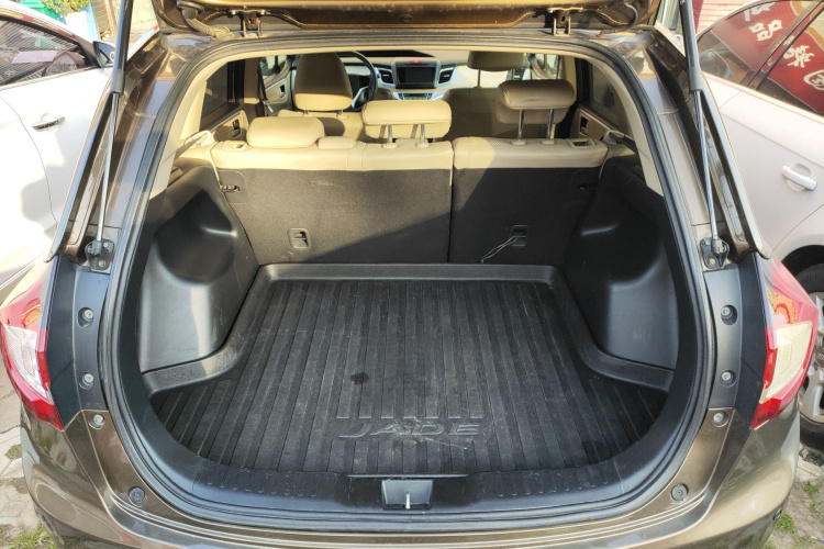 本田 杰德 2013款 1.8L 自动舒适版 5座机舱底盘23