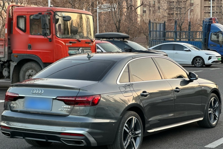 奥迪A4L 2020款 40 TFSI 豪华动感型车身外观6005