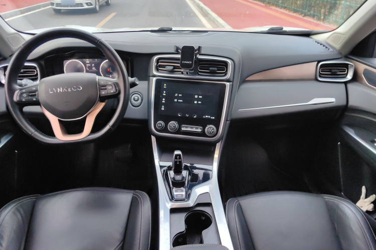 领克01 2017款 2.0T 两驱型版中控内饰7002