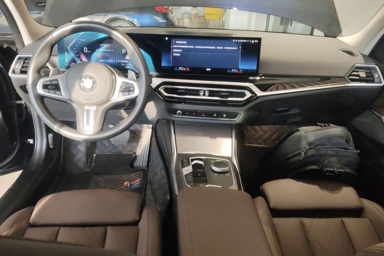 宝马3系 2023款 325Li M运动曜夜套装中控内饰12