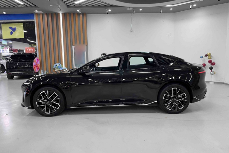 阿维塔06 2025款 Max增程版车身外观6007