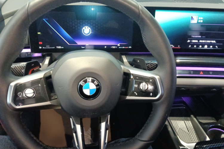 宝马5系 2025款 530Li 领先型 M运动套装中控内饰7002