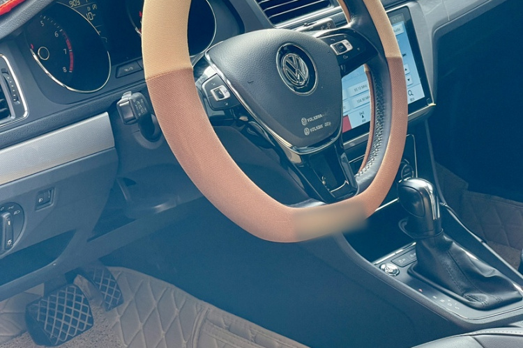 大众 朗行 2017款 230TSI DSG舒适版中控内饰7002