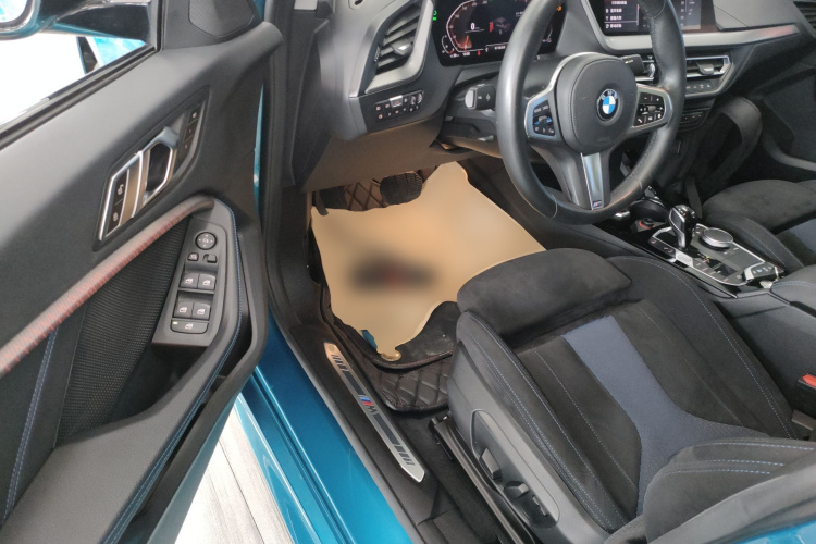 宝马2系(进口) 2021款 225i 四门轿跑车 M运动曜夜套装中控内饰20