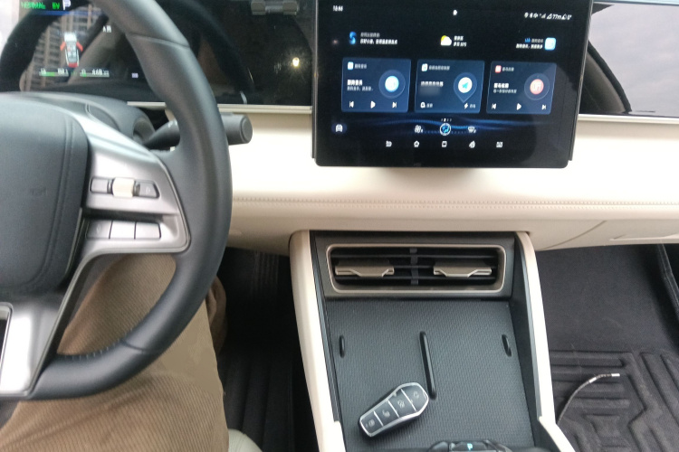 比亚迪 秦L 2024款 DM-i 80KM领先型中控内饰7002