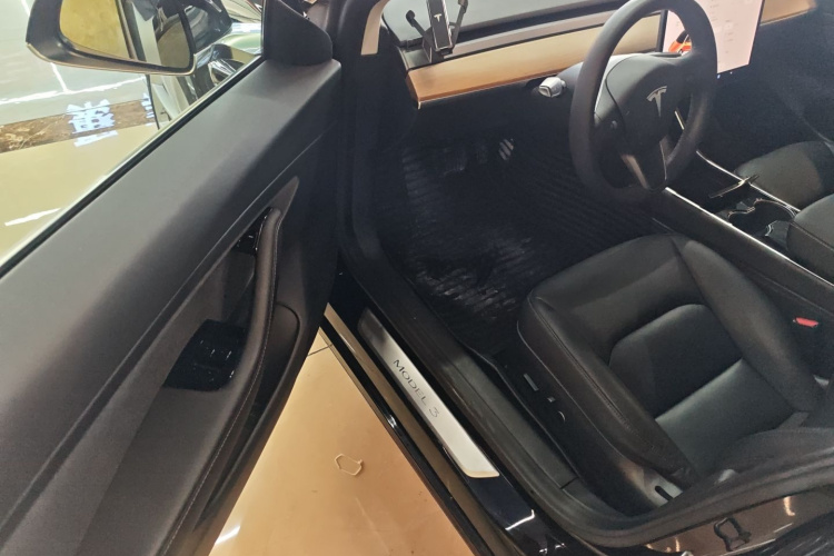特斯拉 Model 3 2020款 改款 长续航后轮驱动版中控内饰20