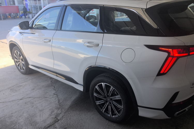 长安CS75 PLUS 2026款 智慧冠军版 1.5T 新蓝鲸 智航型车身外观6003