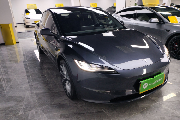 特斯拉 Model 3 2023款 后轮驱动版车身外观3