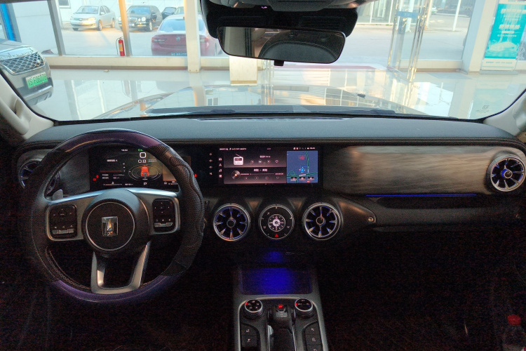 坦克300 2021款 越野版 2.0T 挑战者中控内饰12