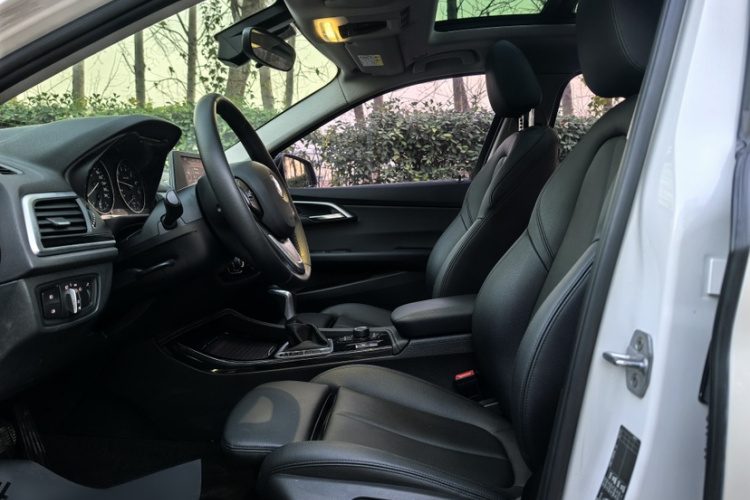 宝马1系 2017款 118i 运动型中控内饰7002