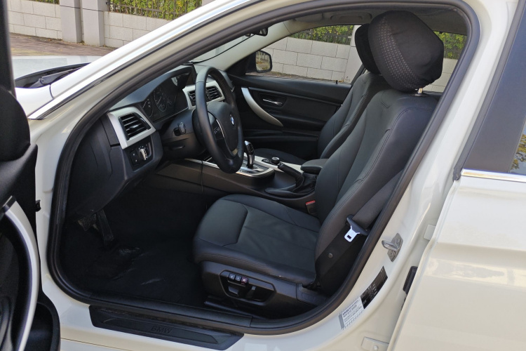 宝马3系 2015款 320Li 超悦版时尚型中控内饰7002