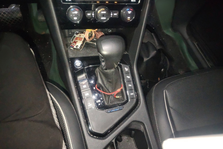 大众 途观L新能源 2019款 430PHEV 混动旗舰版局部细节18