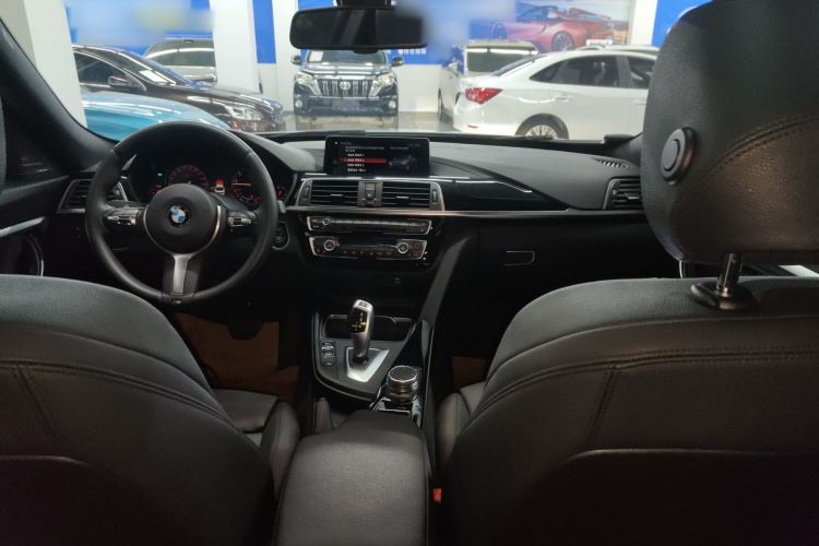 宝马3系GT 2019款 320i M运动套装中控内饰7002