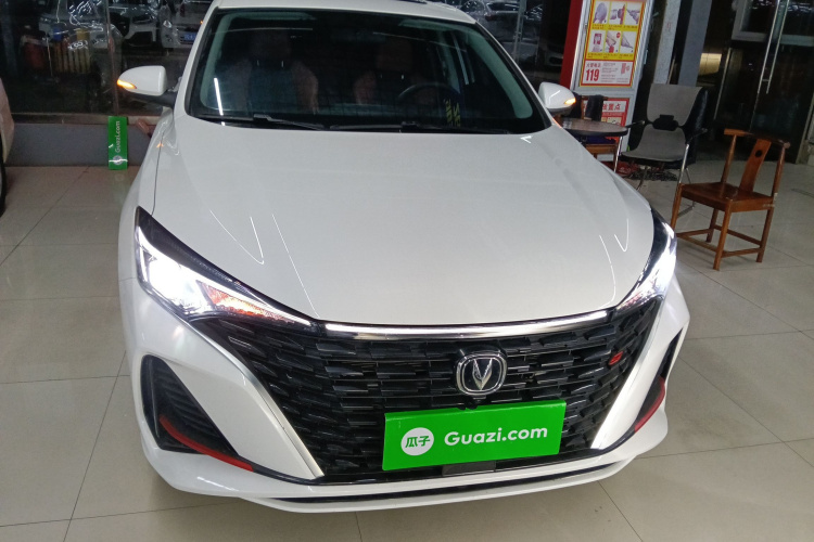 长安 逸动 2024款 PLUS 蓝鲸NE 1.4T GDI DCT高能版车身外观2