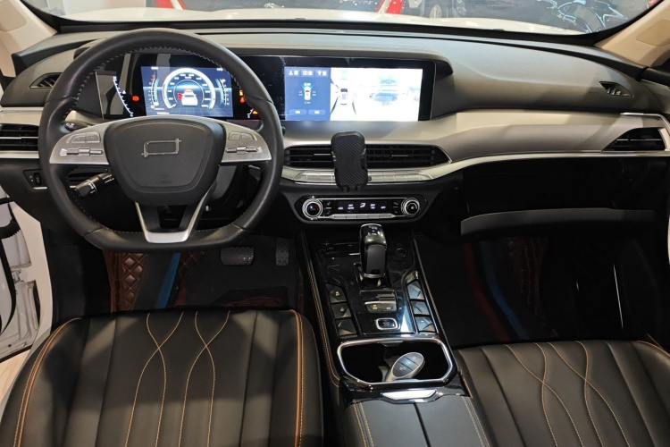 奔腾T77 2023款 1.5T 自动豪华型中控内饰12