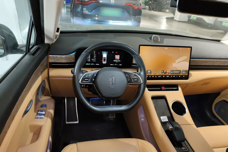 鸿蒙智行 问界M5 2022款 增程四驱至臻版中控内饰13