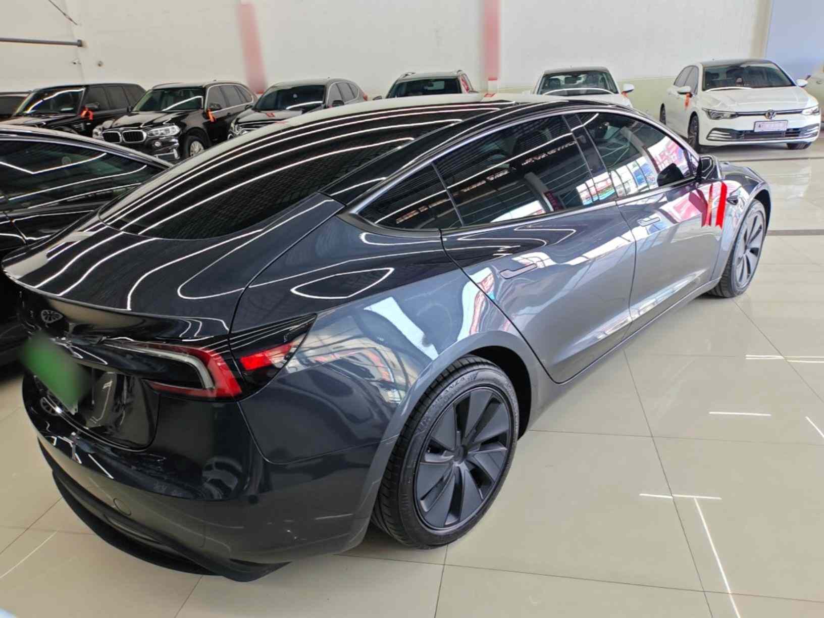 特斯拉 Model 3 2025款 后轮驱动版(5)