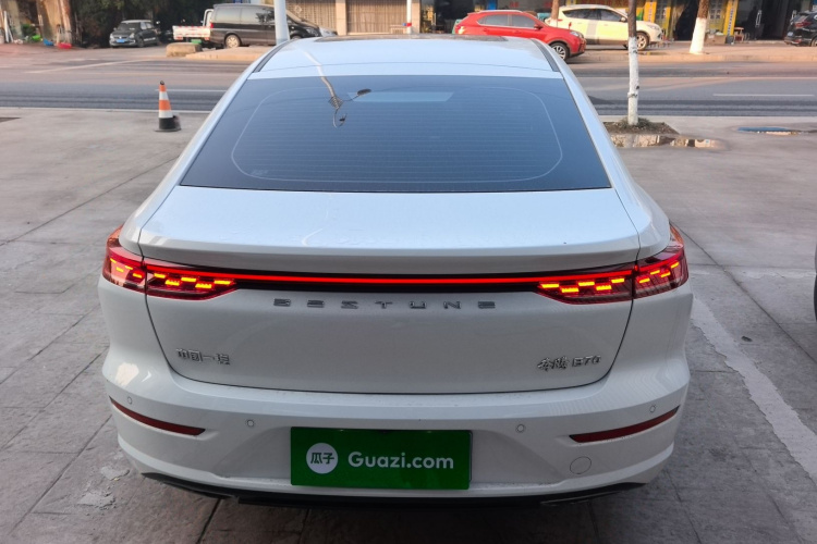 奔腾B70 2024款 龙腾版 1.5T 领跃型车身外观6