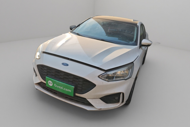 福特 福克斯 2020款 三厢 EcoBoost 180 自动锋潮型车身外观1