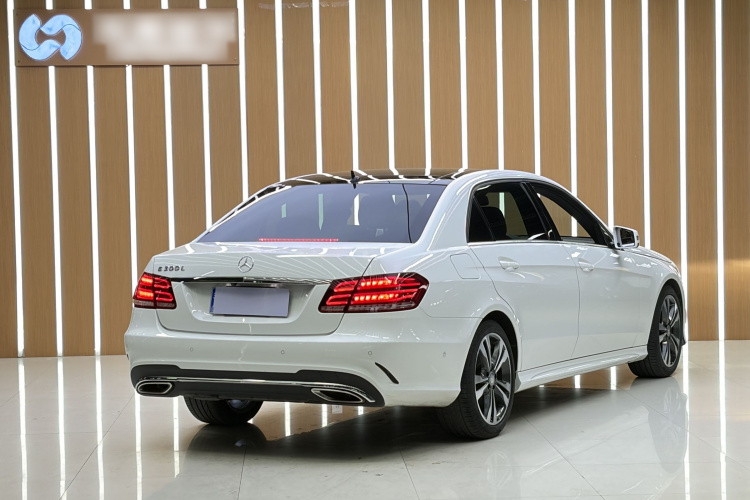奔驰E级 2014款 改款 E 300 L 运动型车身外观6005