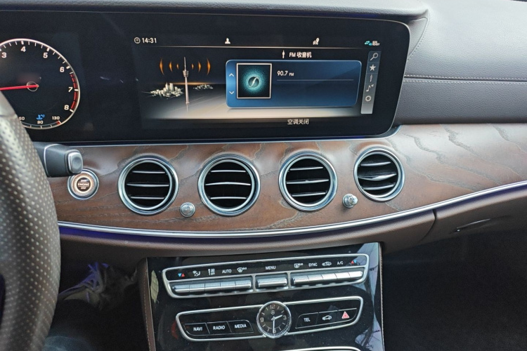 奔驰E级 2017款 E 300 L 豪华型局部细节16