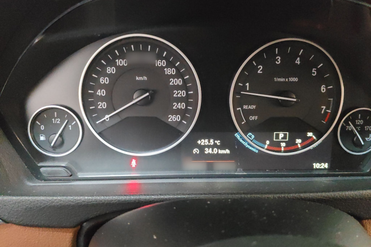 宝马3系 2014款 320Li 豪华设计套装局部细节14