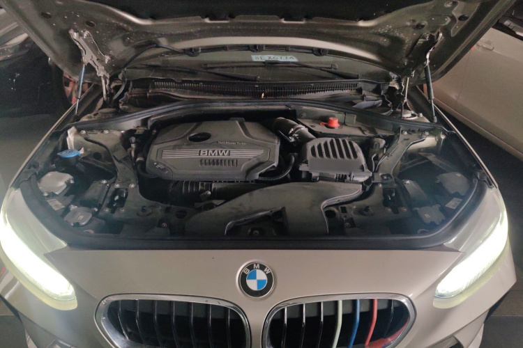 宝马1系 2020款 120i M运动套装机舱底盘24