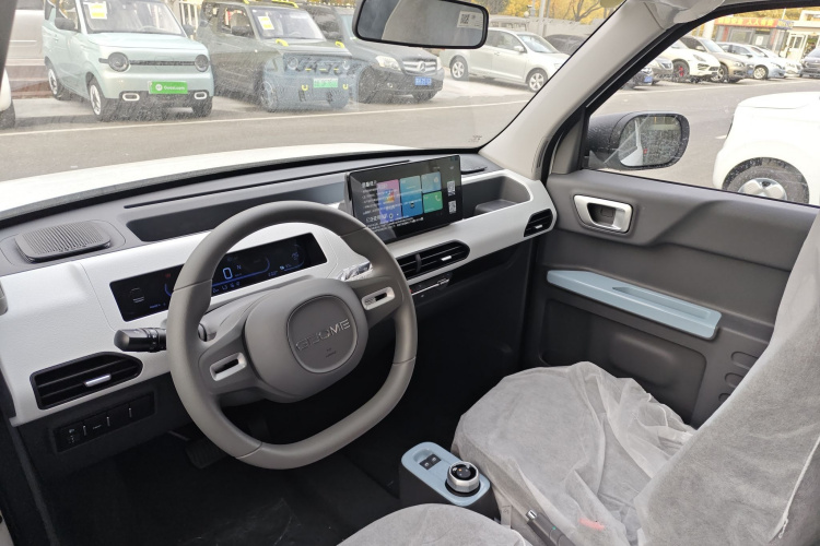 吉利银河 2024款 熊猫mini 200km 耐力熊中控内饰12