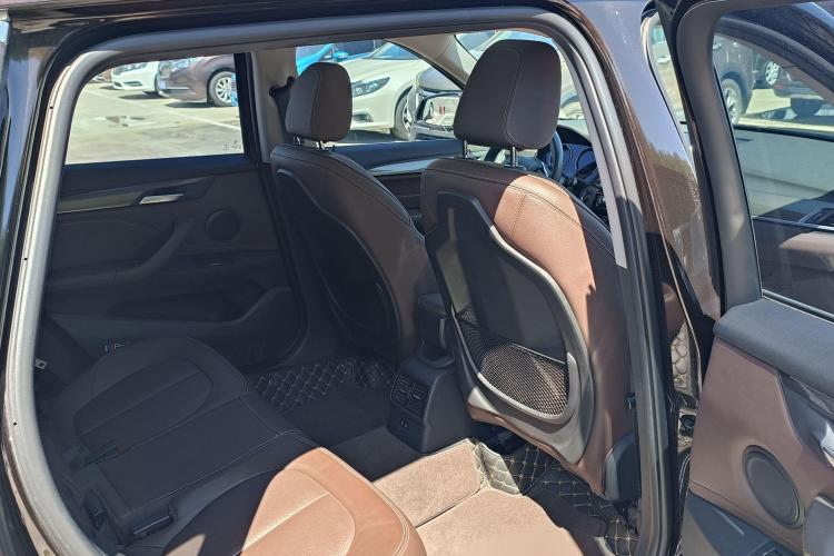 宝马X1 2019款 sDrive18Li 尊享型中控内饰7009