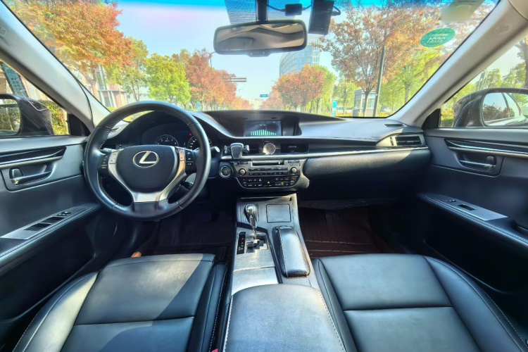 雷克萨斯ES 2013款 250 精英版中控内饰7004