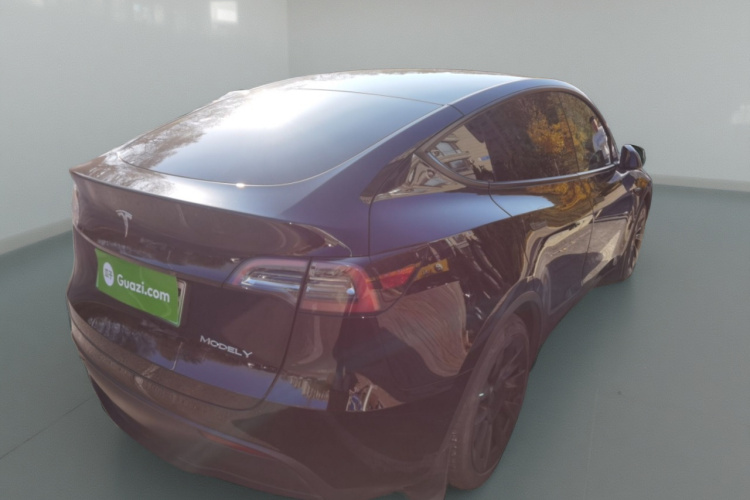 特斯拉 Model Y 2022款 后轮驱动版车身外观7