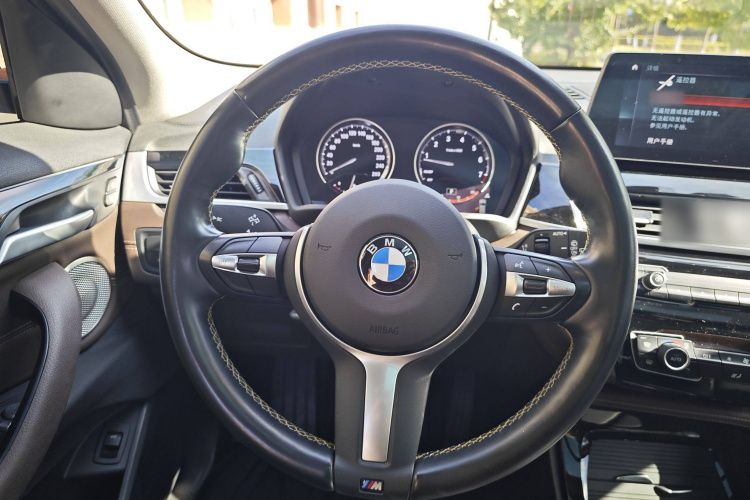 宝马X2 2023款 sDrive25i M运动曜夜版中控内饰7002