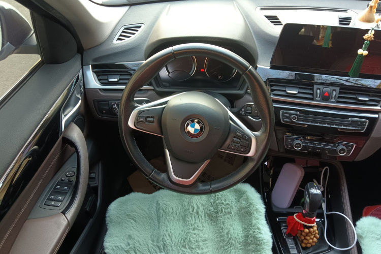 宝马X1新能源 2020款 xDrive30Le 尊享型中控内饰13