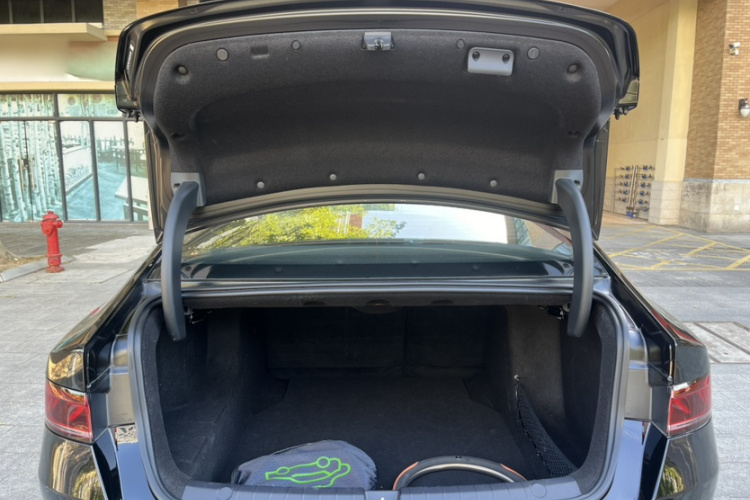 比亚迪 秦PLUS 2024款 荣耀版 DM-i 55KM领先型车身外观6012