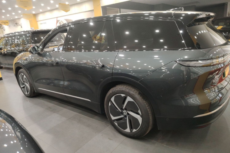 蔚来ES8 2023款 75kWh车身外观4