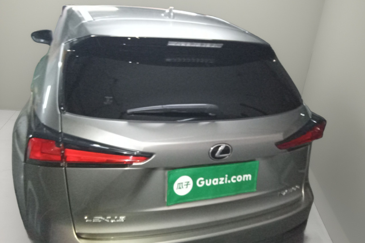 雷克萨斯NX 2018款 300 前驱 锋行版车身外观6