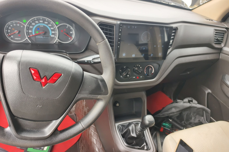 五菱汽车 五菱宏光V 2022款 1.5L劲享版电动助力LAR中控内饰12